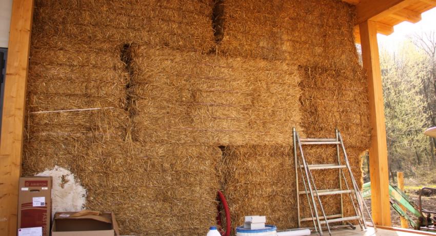 cantiere muro di paglia caseificio Azzio